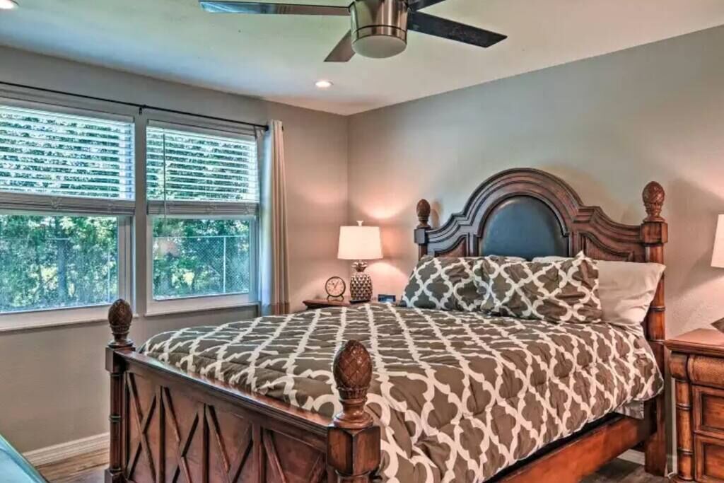 2 bedrooms, iron/ironing board, travel crib, WiFi