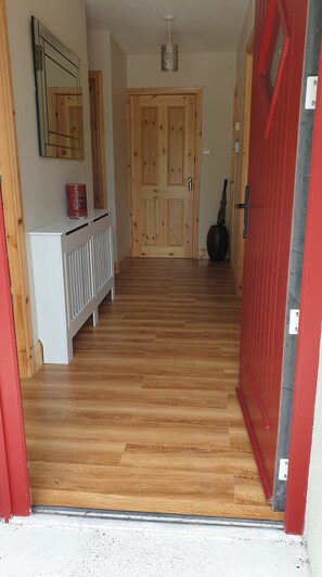 Interior - Reed Warbler Cottage, Ballinrobe - central to anything you might want to see/do (Ballinrobe)