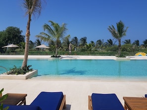 Innenpool, Außenpool