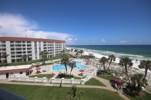 A heated pool - El Matador 457 -  FREE TICKETS!! Your stay includes free tickets to many area attractions! (Fort Walton Beach)