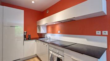 Micro-ondes, four, plaque de cuisson, lave-vaisselle