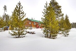 Exterior - Grand Lake Getaway Near RMNP + Deck with Views! (Grand Lake)