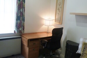 Interior - Town Centre Apartment in Leamington Spa (Leamington Spa)