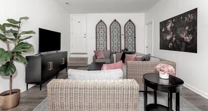 Private In-law suite in upscale neighborhood