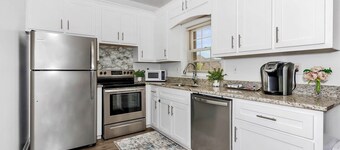 Private In-law suite in upscale neighborhood