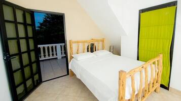 พรีเมียมเคบิน | ห้องพักตกแต่งอย่างมีเอกลักษณ์, Wi-Fi ฟรี, ผ้าปูที่นอน