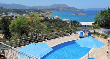 Panoramic views & a Private Pool. Walk to beach & tavernas in Almyrida or Plaka.