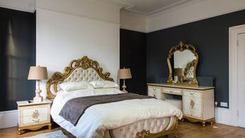 2 soveværelser, skrivebord, strygejern/strygebræt, weekendseng