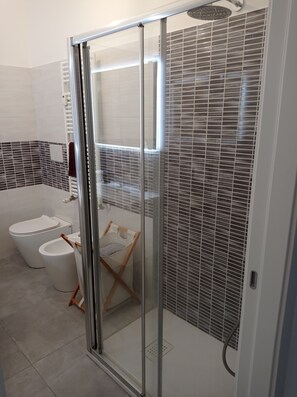 Regadera y bidet 