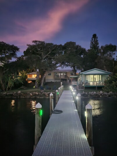 Relax by Wabasso Beach-18 min away Perfect Micco family retreat Summer Specials