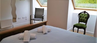Osprey Cottage -  a cottage that sleeps 10 guests  in 5 bedrooms