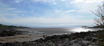 Primrose Cottage -  a cottage that sleeps 4 guests  in 2 bedrooms
