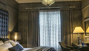 6 bedrooms, WiFi, bed sheets