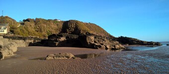 Portling View -  an apartment that sleeps 6 guests  in 3 bedrooms