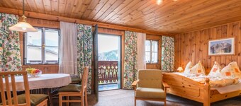 Surprisingly spacious apartment in authentic farmhouse