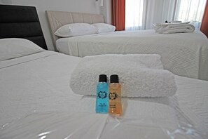 Standard Triple Room, Partial Sea View | Free WiFi - Narlı Pansiyon (Bozcaada)