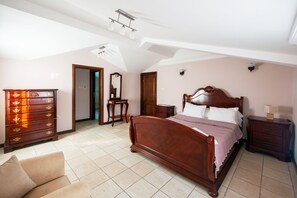 11 bedrooms, desk, iron/ironing board, free WiFi