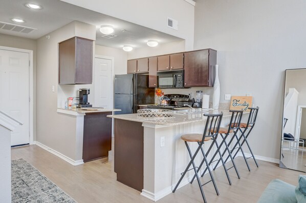 Fridge, oven, stovetop