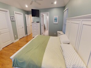 4 bedrooms, iron/ironing board, free WiFi