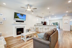 Smart TV y chimenea 