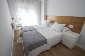 2 chambres, fer et planche à repasser, Wi-Fi gratuit, draps fournis