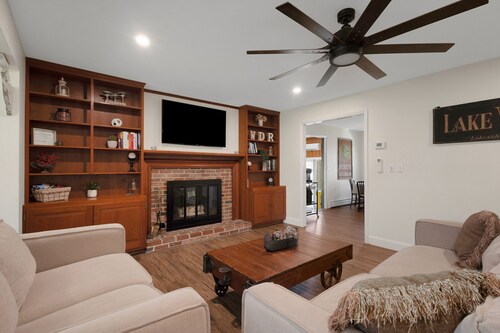 Melvin Village - 5 Bed/3 Bath - Lake Winnipesaukee