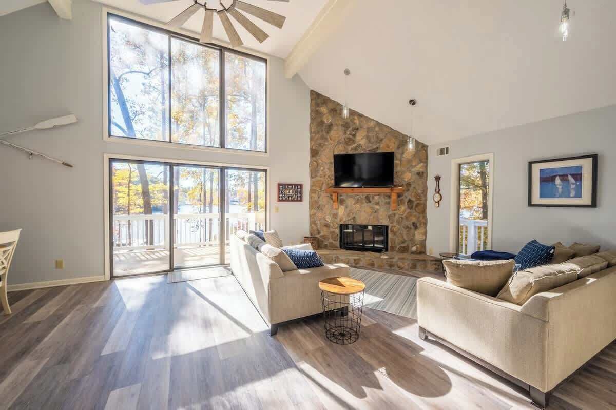 Smart TV, fireplace, offices