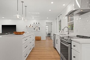 Fridge, microwave, oven, stovetop - Sunny Oasis: Bright, Private and Beautiful Retreat!
Magnolia Rentals (Sarasota)