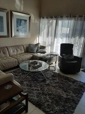 Smart TV - 2BR, 2 Bath condo in South Palm Springs (Palm Springs)