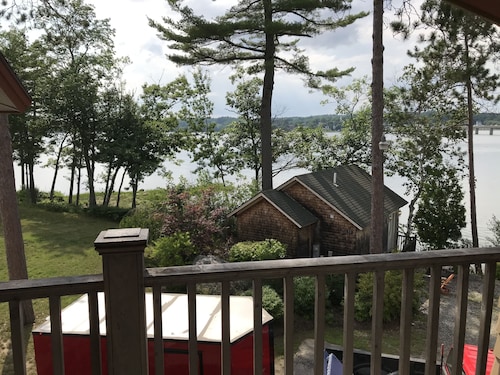 Joyful Maine Escape: A Three-Bedroom Water View Townhouse 