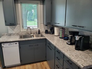 Fridge, microwave, oven, stovetop - Tranquil setting 15 Miles from Iowa Great Lakes - Fully Furnished with Game Room (Lake Park)