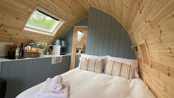 2 多间卧室、旅行婴儿床、免费 WiFi、床单