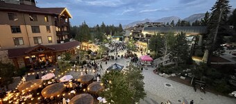 Village Center Stage Premium 3Bedroom - 3Bath Suite - Overlooking Gondola Square