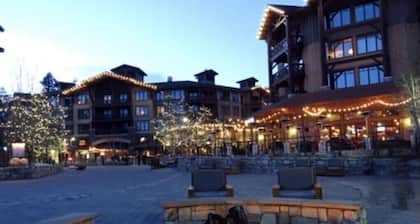 Village Center Stage Premium 3Bedroom - 3Bath Suite - Overlooking Gondola Square