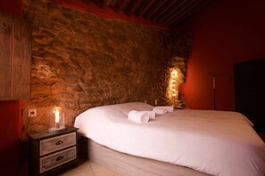 3 habitaciones, tabla de planchar con plancha, cuna de viaje y wifi 