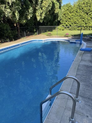 Piscine extérieure, piscine chauffée