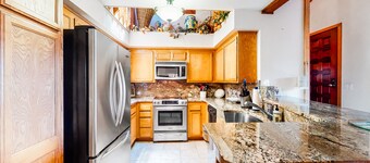 2nd-Floor Condo + Loft w/Balcony, Mtn Views, Fireplace, Free WiFi