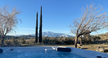 Peaceful Ranch House on 10 Acres! Hot Tub/Mountain Views