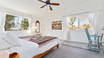 3 bedrooms, desk, iron/ironing board, free WiFi