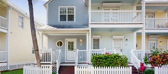 Restful waterfront townhome with deck, great water views & washer/dryer