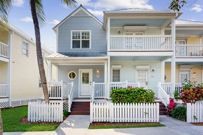 Restful waterfront townhome with deck, great water views & washer/dryer