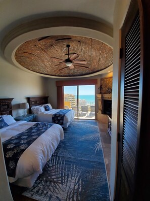 3 slaapkamers, een bureau, een strijkplank/strijkijzer, gratis wifi