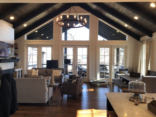 Beautiful 5 Star, 278' Waterfront Lake Martin home!  Only 35 min. from AUBURN!