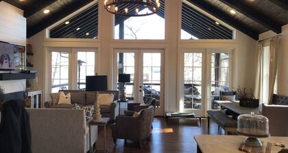 Beautiful 5 Star, 278' Waterfront Lake Martin home! Only 35 min. from AUBURN!