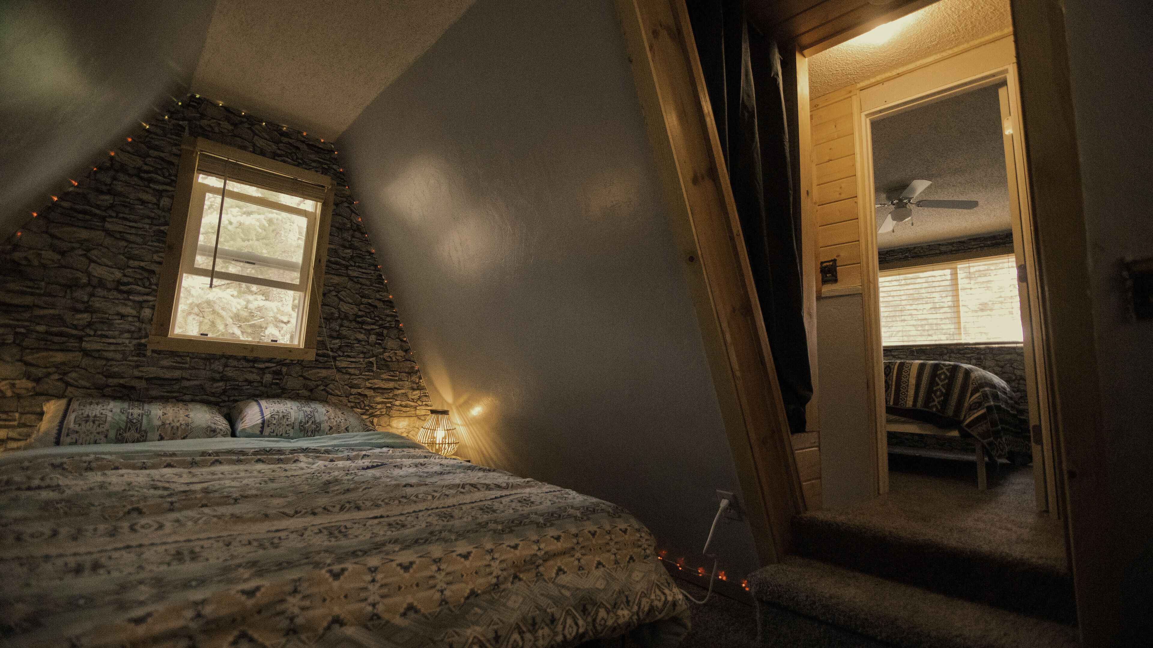 2 bedrooms, travel crib, free WiFi, bed sheets