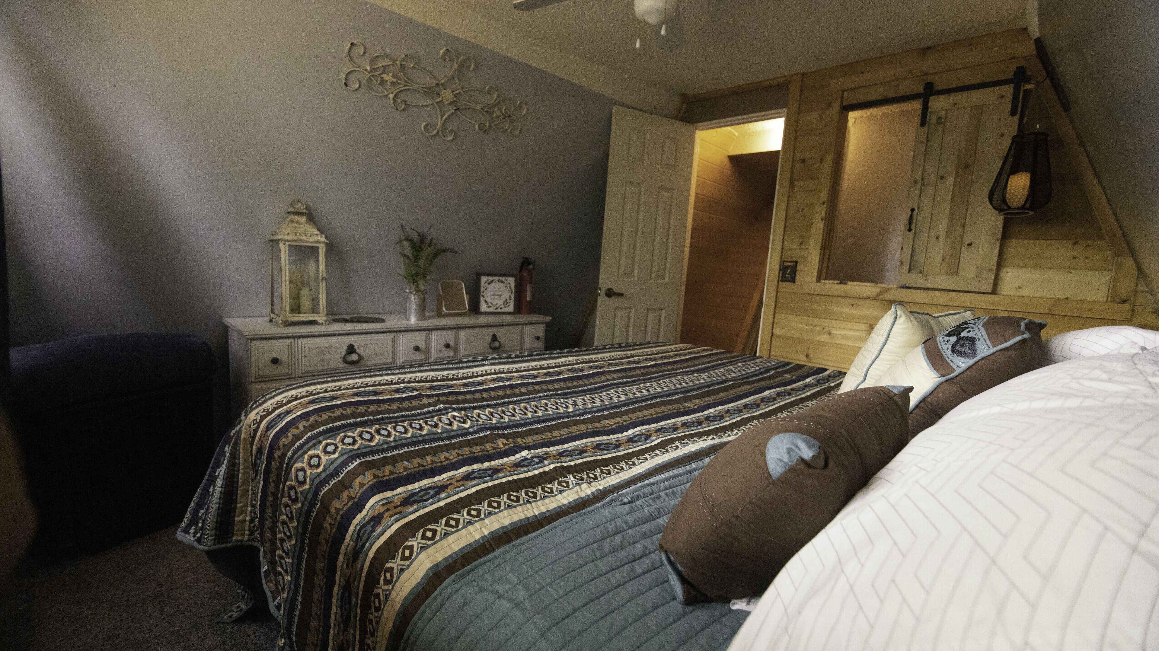 2 bedrooms, travel cot, free WiFi, bed sheets