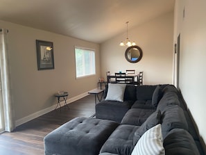 Smart TV - Fully Remodeled,  .08miles to Campus in Gated Community 2Bdrm/ I Bath (Athens)