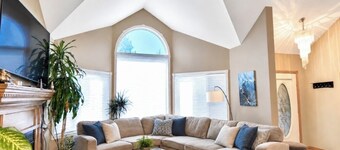 THE HI-MARK HOUSE -  Pool, Hot Tub, AC, Pool Table, walking distance to beach