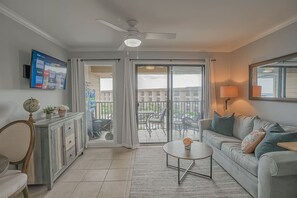 Smart TV - Easy Breezy at Hilton Head Beach & Tennis (Hilton Head Island)