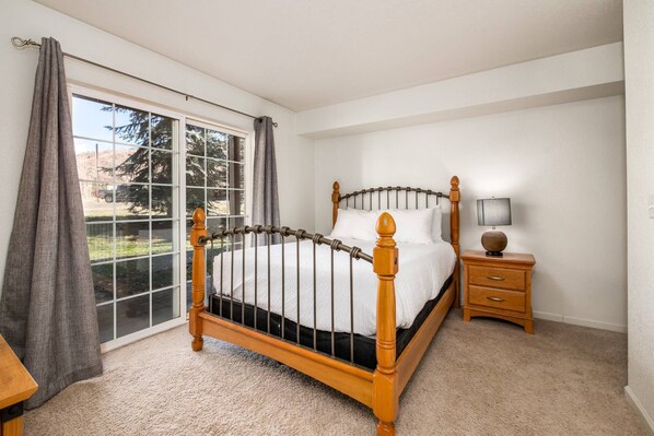 2 bedrooms, Internet, bed sheets